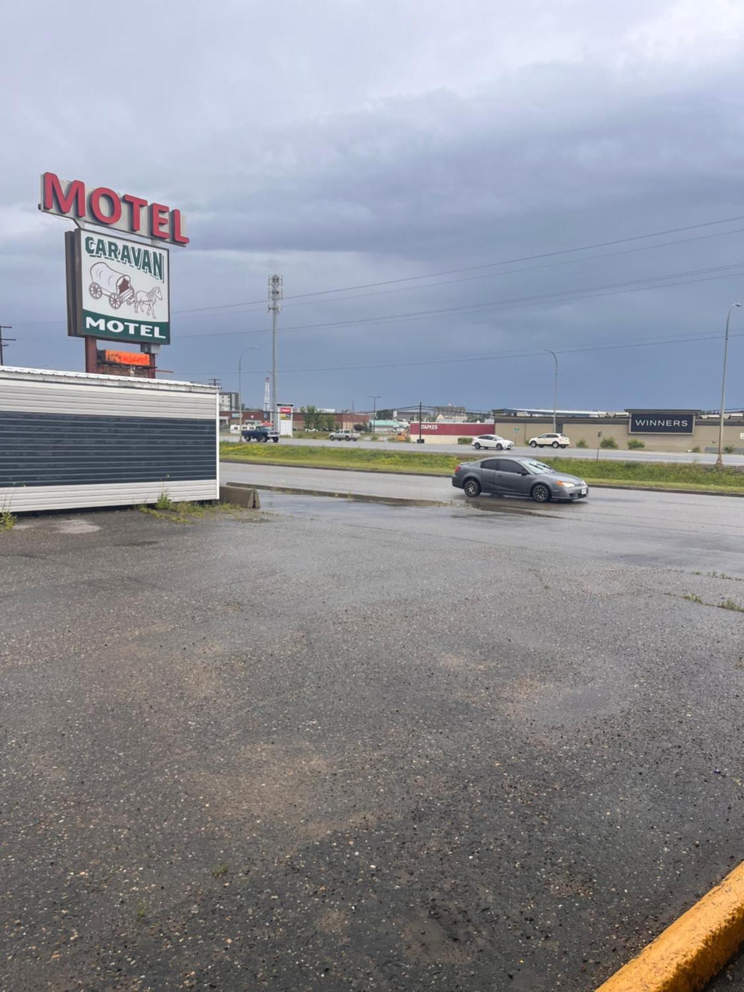 Fort St. John Caravan Motel מראה חיצוני תמונה