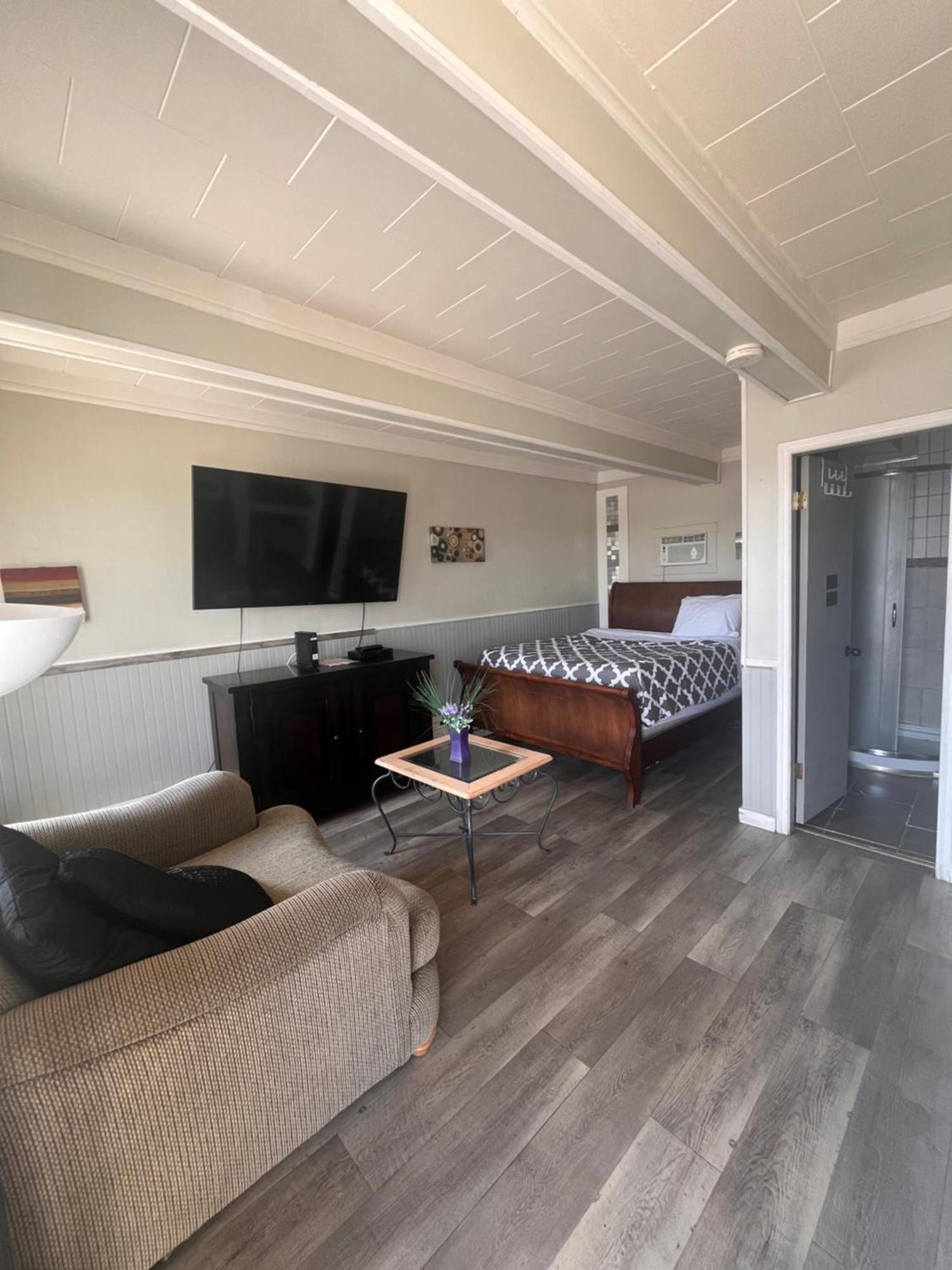 Fort St. John Caravan Motel מראה חיצוני תמונה
