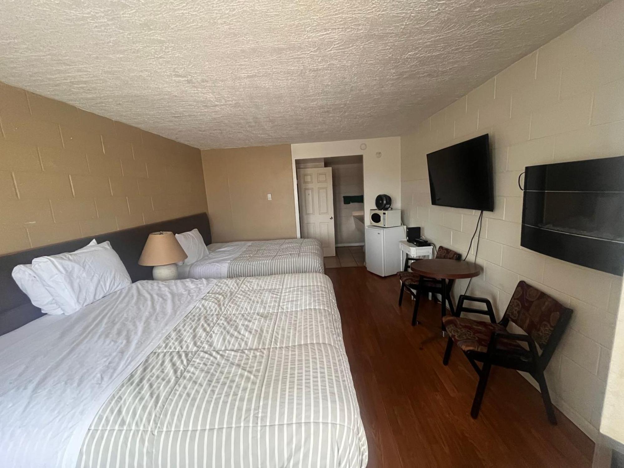 Fort St. John Caravan Motel מראה חיצוני תמונה