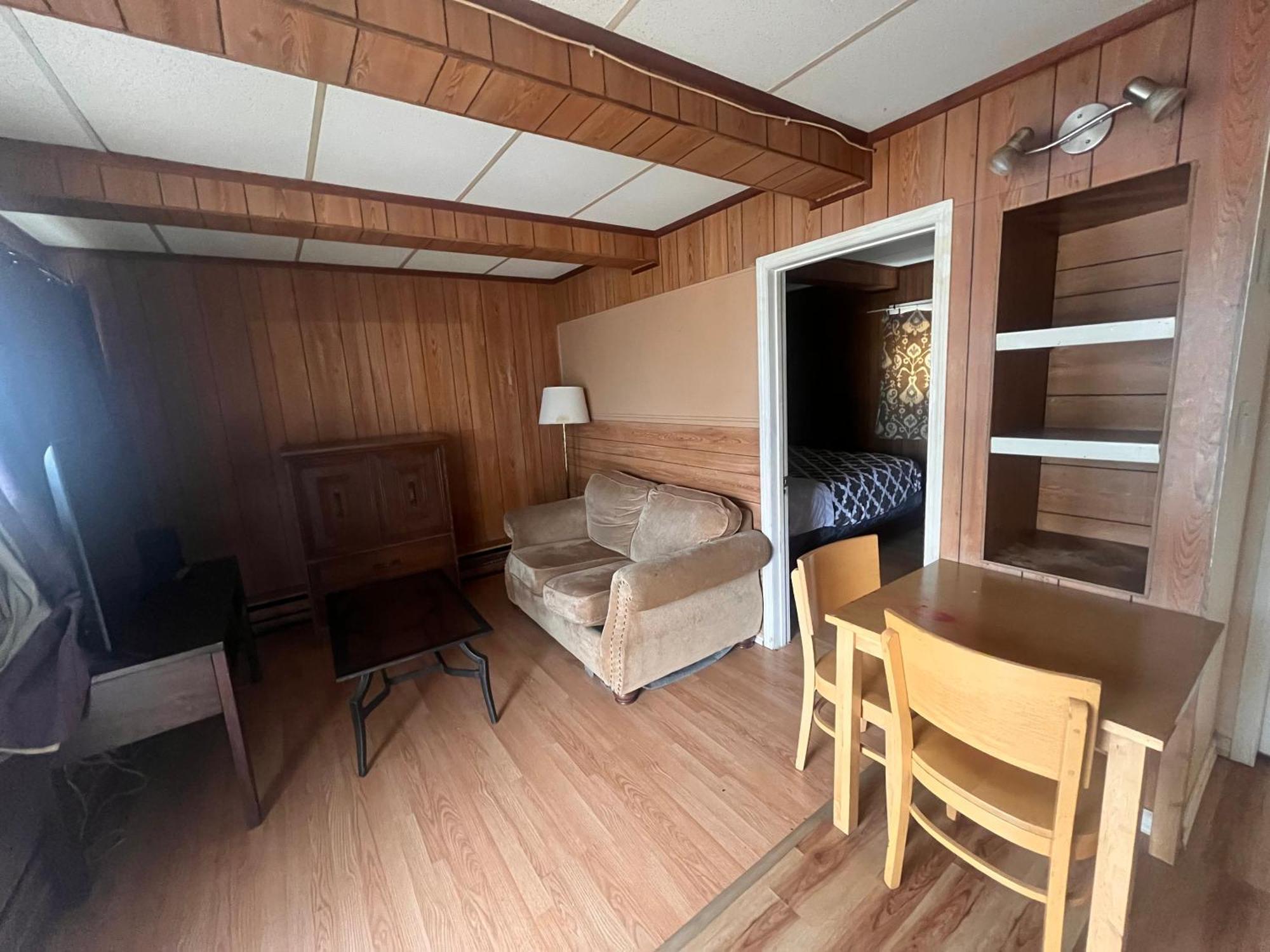 Fort St. John Caravan Motel מראה חיצוני תמונה