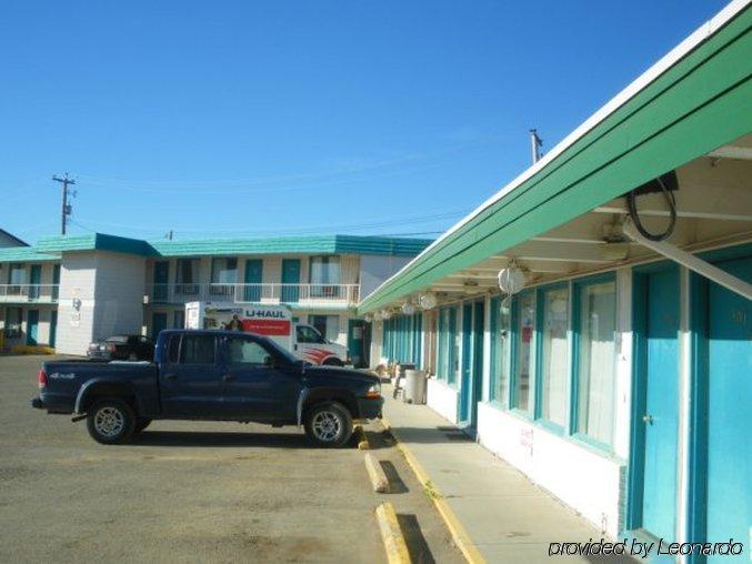 Fort St. John Caravan Motel מראה חיצוני תמונה