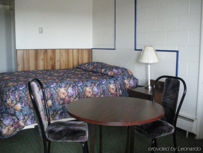 Fort St. John Caravan Motel חדר תמונה