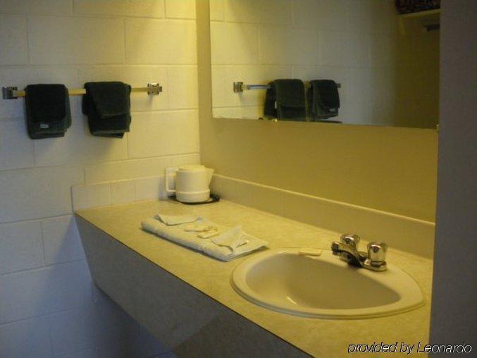 Fort St. John Caravan Motel חדר תמונה
