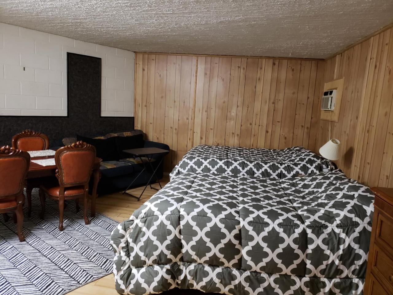 Fort St. John Caravan Motel מראה חיצוני תמונה
