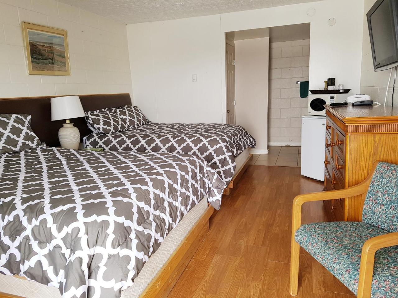 Fort St. John Caravan Motel מראה חיצוני תמונה
