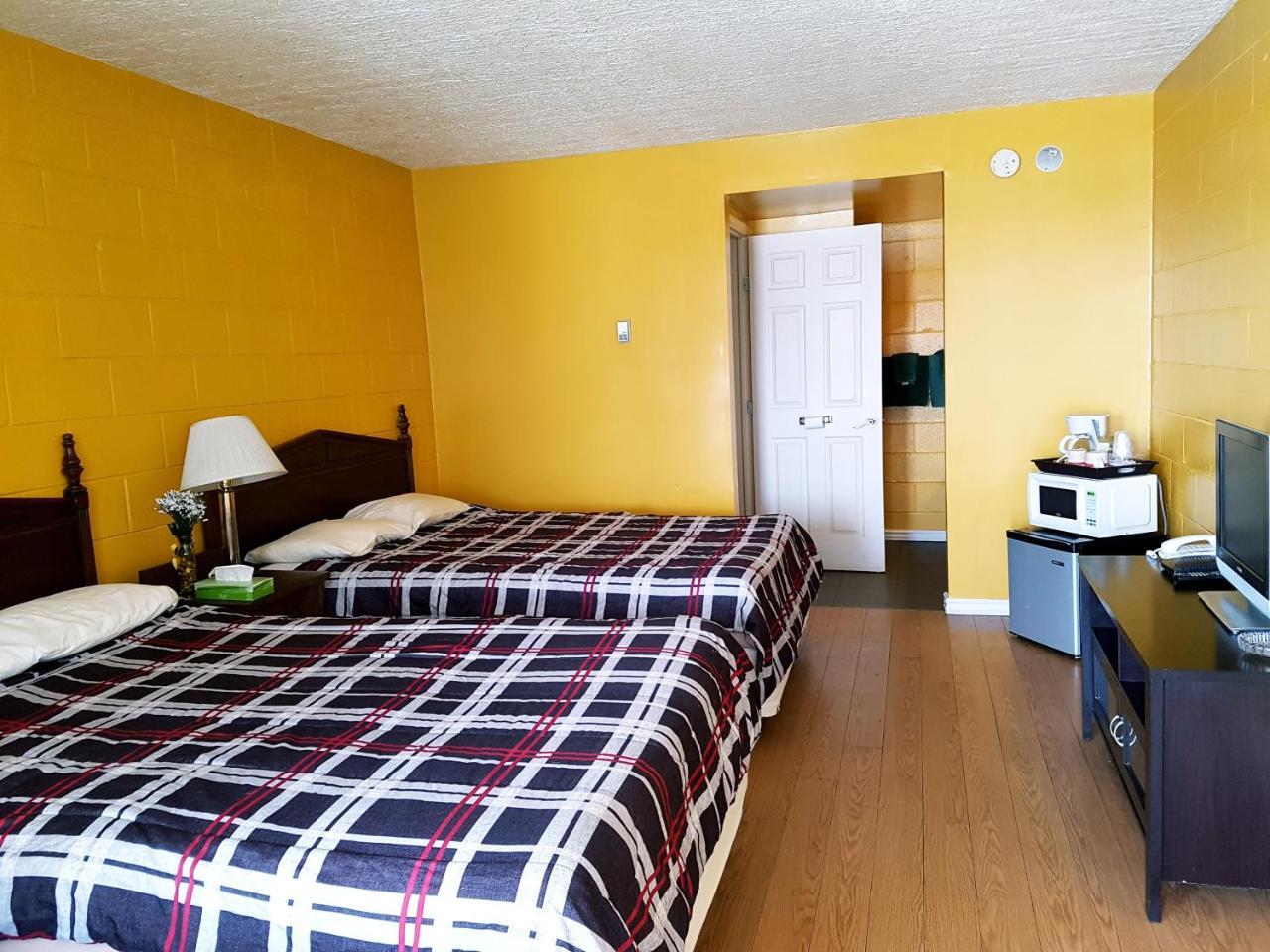 Fort St. John Caravan Motel מראה חיצוני תמונה